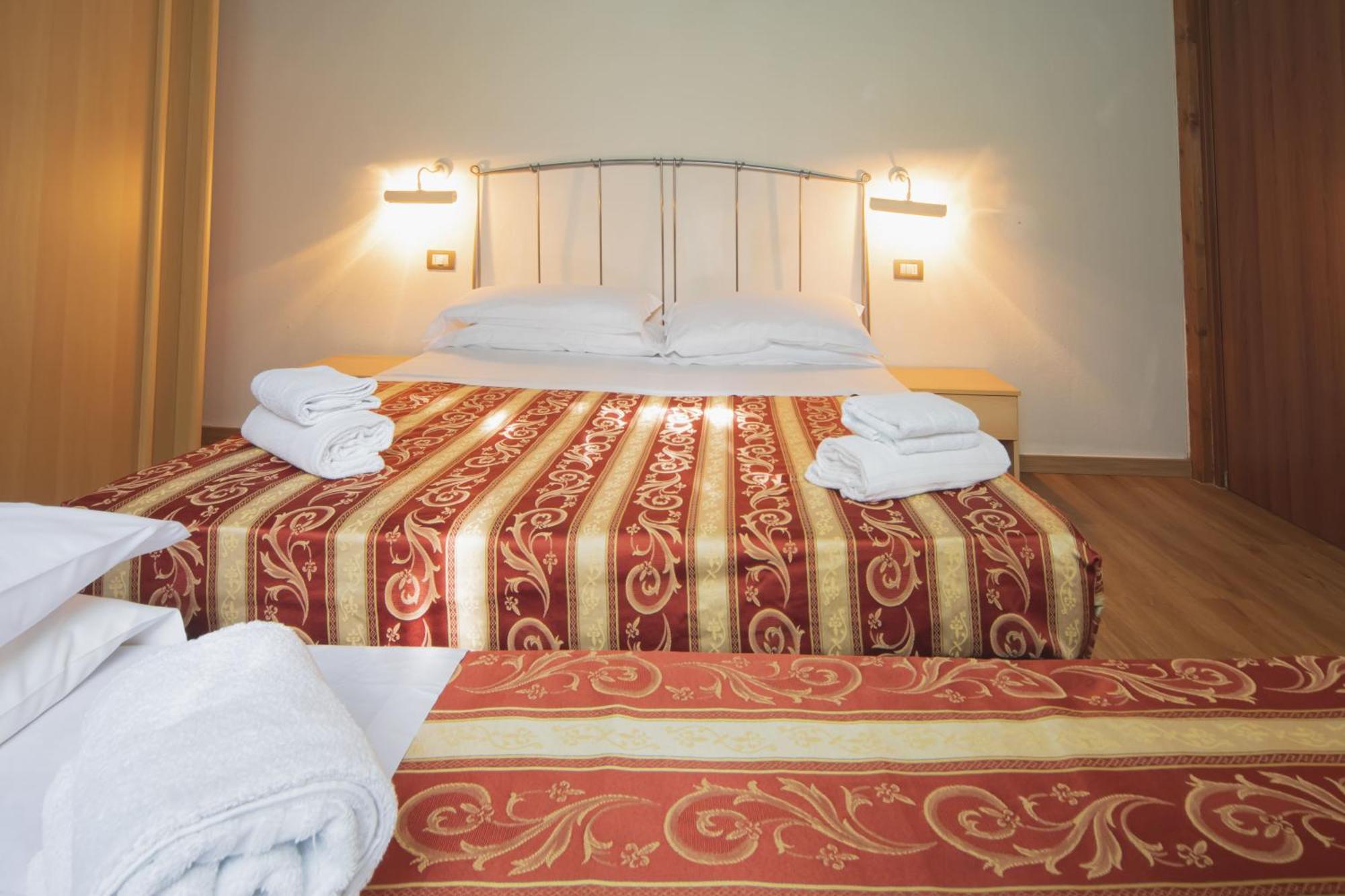 Heliopolis Camping & Village ปีเนโต ภายนอก รูปภาพ
